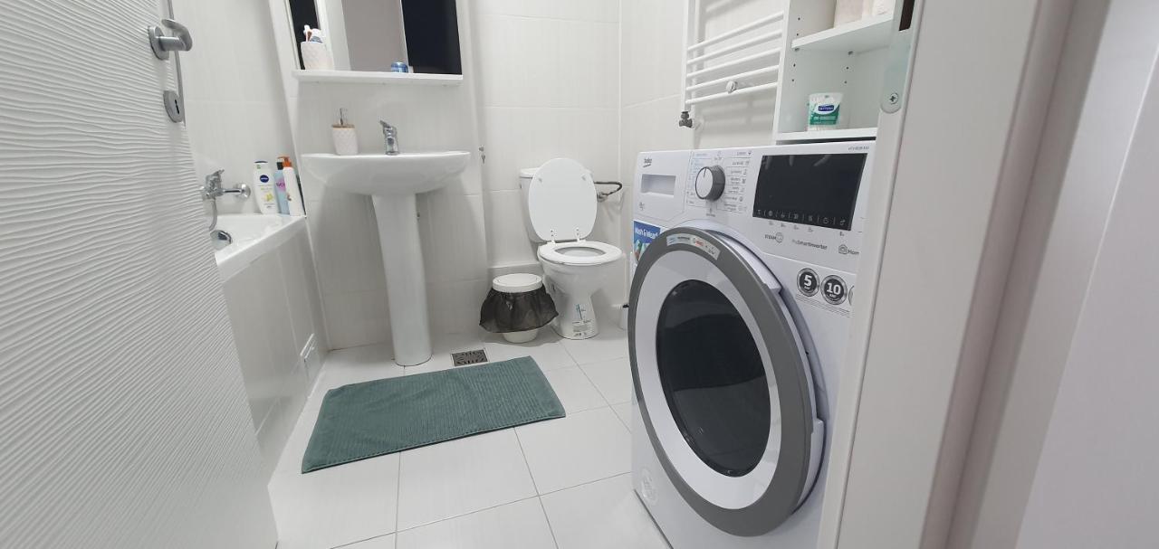 Studio Spatios,Intim+ Loc Parcare Propriu,Vedere Panoramica,Utilat De Lux Bukarest Kültér fotó